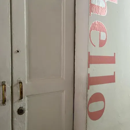 Appartement Rifugio Con Porta Su Strada Plaisance