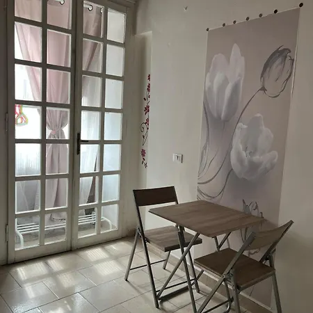 Appartement Rifugio Con Porta Su Strada